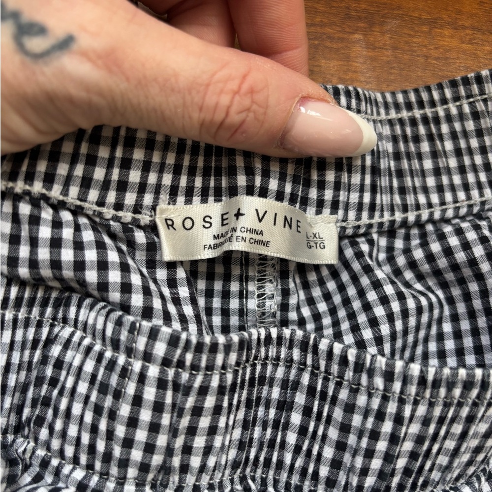 Black and White Gingham Shorts - Picture 3 of 4